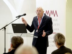 Szeged, 10 éves, Szegedi Papucsért Alapítvány, konferencia, Dóm Látogatóközpont