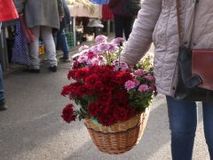 Szeged, koszorú, virág, mécses, Mars téri piac, piac, mindenszentek