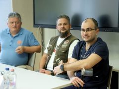Szeged, Jótékonysági Motoros Felvonulás, Reménysugár Alapítvány, tó adomány, átadás, sajtótájékoztató, SZTE, Gyermekgyógyászati Klinika, klinika