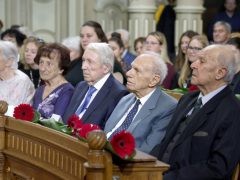Szeged, díszdiploma, pályakezdő pedagógusok, pedagógusok, köszöntés, városháza