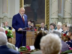 Szeged, díszdiploma, pályakezdő pedagógusok, pedagógusok, köszöntés, városháza