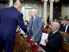 Szeged, díszdiploma, pályakezdő pedagógusok, pedagógusok, köszöntés, városháza
