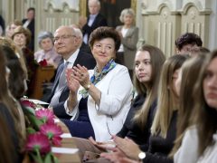 Szeged, díszdiploma, pályakezdő pedagógusok, pedagógusok, köszöntés, városháza