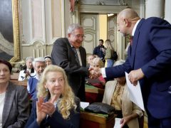 Szeged, díszdiploma, pályakezdő pedagógusok, pedagógusok, köszöntés, városháza